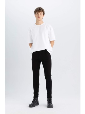 DeFacto Super Skinny Fit En Dar Kalıp Normal Bel Ekstra Dar Paça Jean Pantolon R8752AZ24AU