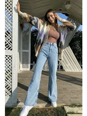 Kadın Açık Mavi Kar Yıkama Yüksek Bel Salaş Paça Denim Kot Pantolon LVK-001040A