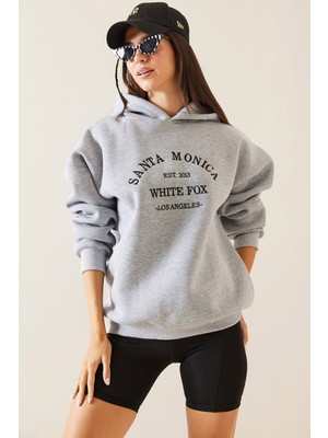 Gri Kapüşonlu Nakışlı Sweatshirt 5KXK8-48983-03