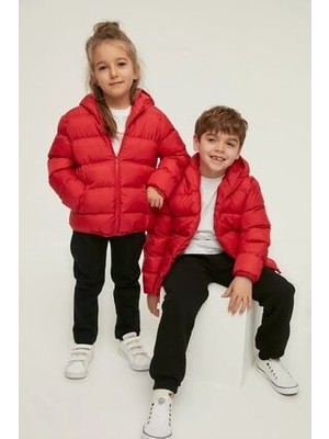 Önder Moda Erkek Çocuk Kapüşonlu Su ve Rüzgar Geçirmez Kırmızı Şişme Mont Oversize Model