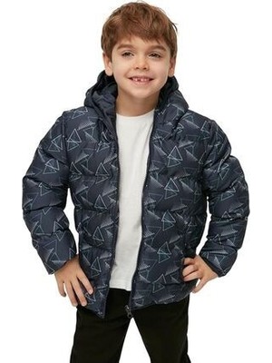 Önder Moda Erkek Çocuk Baskılı Kapüşonlu Su ve Rüzgar Geçirmez Şişme Mont Desenli Model
