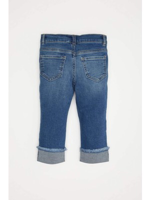 DeFacto Kız Bebek Straight Fit Duble Düz Paça Cepli Jean Pantolon D1534A524AU