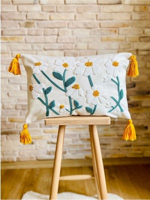 Woodhub Punch Işlemeli Tekli Dekoratif Papatya Tasarım Kırlent Kılıfı (Panç)