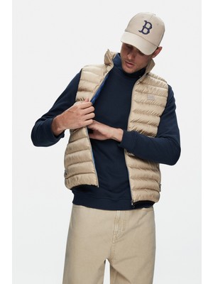 Ucla Blume Koyu Bej Polyester Erkek Yelek Fermuarlı ve Cepli Standard Fit Fonksiyonel Tasarım