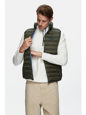 Ucla Blume Yeşil Polyester Erkek Yelek Standard Fit Fermuarlı ve Cepli Fonksiyonel Tasarım