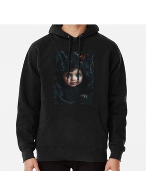 Hvit Stein Unisex Autumn Enchantment: Baby In Black Hood Baskılı Sweatshirt