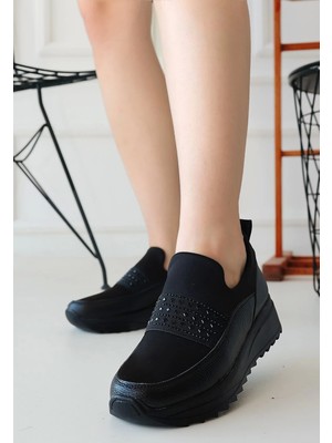 Kazax Loser Siyah Cilt Streç Detaylı Babet Ayakkabı