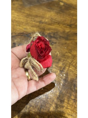 Hasır Tasarım Kırmızı Çiçekli Broş Yaka Iğnesi 6x3 cm