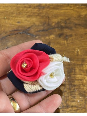 Çiçekli Tasarım Kadın Broş Giyim Aksesuarı 5x5 cm