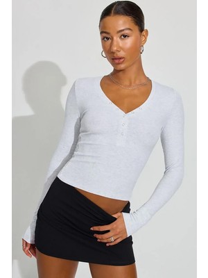 Madmext Gri V Yaka Uzun Kollu Düğme Detaylı Kaşkorse Body MG2194