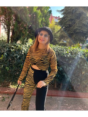 Ello Zebra Tül Crop ve Penye Ispanyol Paça Pantolon Takım