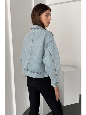 Çift Cep Beli Düğme Detaylı Denim Ceket