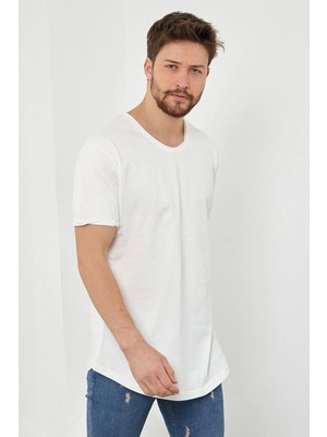 Erkek Kırık Beyaz Pis Yaka Cepli Tshirt