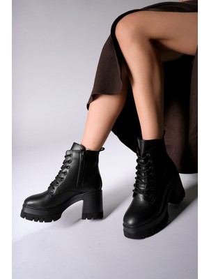 Riccon Kadın Topuklu Bot Siyah Cilt Dış Materyal ile Modern Tasarım 0012504