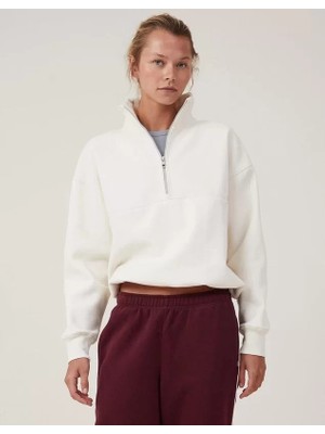 Tarz Yeri Oversize Yarım Farmuarlı Yakalı Basic Sweatshirt - Beyaz