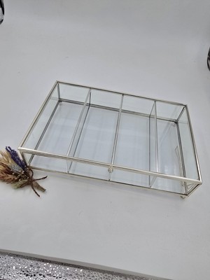 Bölmle Çıkolata Cam Kutu Hedıyelık Kutsu Mucevherat Kutsu 30 * 20 C.m Yüksek 5 C.m