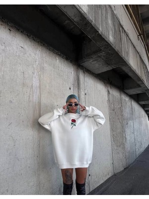 Tarz Yeri Oversize Üç Iplik Bisiklet Yaka Baskılı Sweatshirt - Beyaz