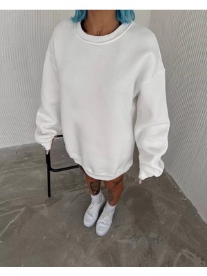 Tarz Yeri Kışlık Bisiklet Yaka Üç Iplik Basic Sweatshirt - Beyaz