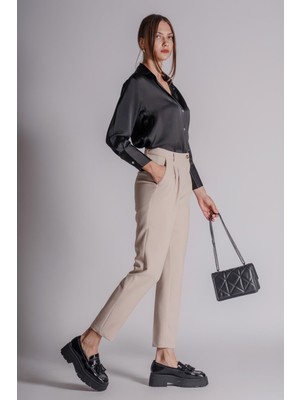 Kadın Yandan Cepli Arka Cep Fleto Beli Lastikli ve Pilili Slim Fit Pantolon Taş