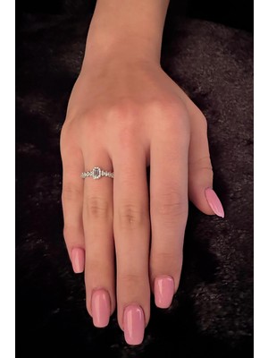 Fiyonk Kuyumculuk 14 Ayar Altın Oval Baget Taş Detaylı Yüzük