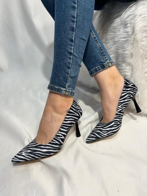 Hco Shoes Kadın Sivri Burun Mini Zebra Topuklu Ayakkabı