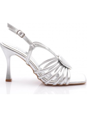 Dgn 4030 Kadin Kalp Desenli Topuklu Ayakkabi