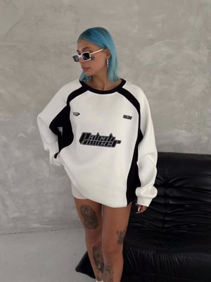 Pileli Store Pilelistore Kışlık Nakış Işlemeli Bisiklet Yaka Parçalı Sweatshirt - Beyaz