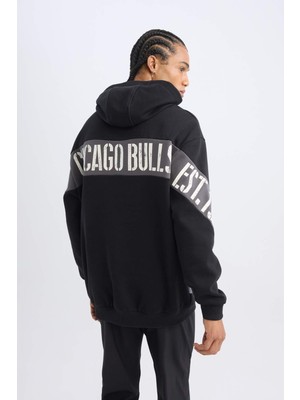 DeFactoFit NBA Chicago Bulls Boxy Fit Kapüşonlu Sırt Baskılı Kalın Sweatshirt U9853AZ24AU