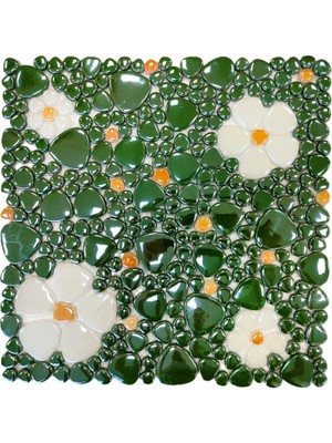MozaiKristaL Mutfak Tezgah Arası, Banyo, Havuz, Sauna, Spa, Zemin, Duvar ve Yaşam Alanlarının Tüm Yüzeyleri Için Yeşil, Sarı, Beyaz Çiçek Desenli 31.5X31,5 cm Fileli Cam Mozaik.( 5 File = 0,5 M2 Fiyatıdır )