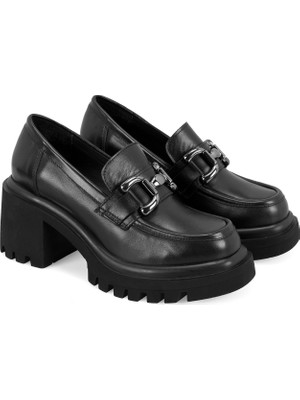 Desa Kassidy Siyah Kadın Topuklu Deri Ayakkabı Kısa Topuklu Metal Aksesuar Detaylı