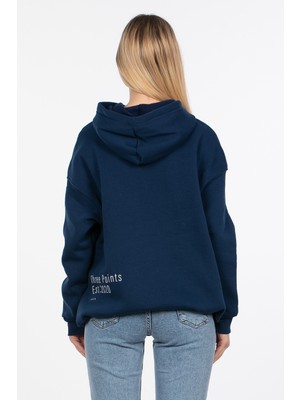 Kapüşonlu Arka Yazı Baskılı Sweatshirt - Lacivert