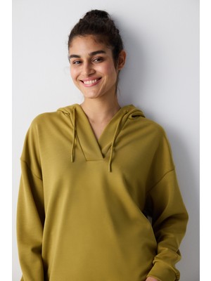 Hardal Renk V Yaka Kapüşonlu Silky Touch Sweatshirt