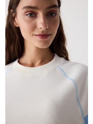 Penti Beyaz Kol Detaylı Mirella Sweatshirt - Saude Koleksiyonu