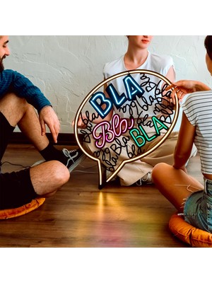 Bla Bla Neon Duvar Süsü | Modern ve Şık Metal Üzerine Neon Duvar Yazısı | 61 cm x 47 cm