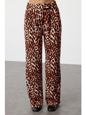 Kadın Geniş Paça Uzun Boy Örme Kahverengi Leopar Desenli Kemeri Cırtlı Yüksek Bel Pileli Pantolon