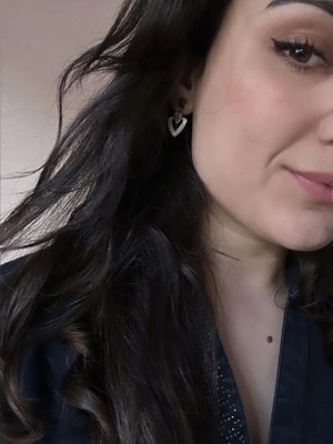 Intive Lingerie Mermer Taşlı Üçgen Minimal Tasarımlı Küpe