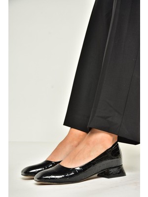Fox Shoes T590122611 Siyah Kroko Baskı Kalın Topuklu Kadın Ayakkabı