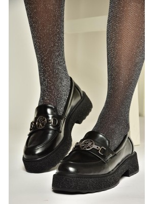 T996191208 Siyah Rugan Kalın Tabanlı Kadın Ayakkabı