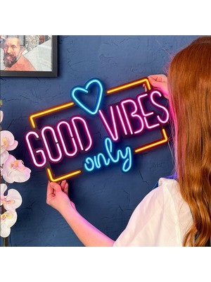 Tol Camp Good Vibes Only Love Neon Tabela | Metal Üzerine Neon, Turuncu, Pembe ve Buz Mavi | 60 cm x 34 cm