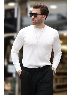 Madmext Beyaz Bisiklet Yaka Çizgili Uzun Kollu  Kazak E7273