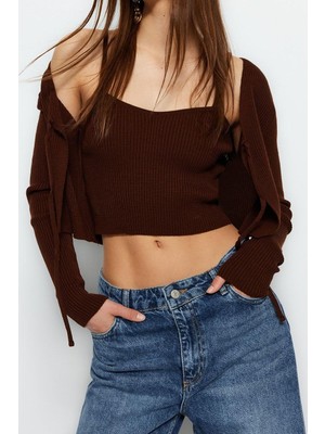 Ersefa Kadın Modern Tarz Slim V Yaka Crop Triko Takım
