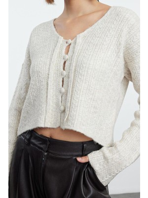 Ersefa Kadın Modern Tarz Slim V Yaka Crop Triko Hırka