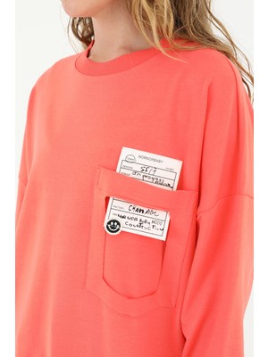 10597 Puane Iki Iplik Kumaş Cep ve Yazı Detaylı Sweatshirt