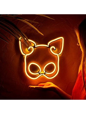 Tol Camp Latex Mask Neon LED Tabela - Modern Şık Metal Üzerine Neon Lamba Dekoru, Turuncu | 30 cm x 28 cm