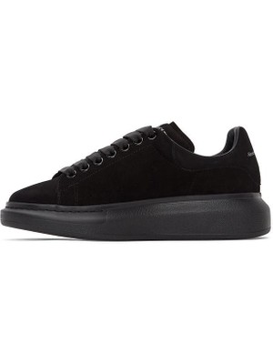 Alexander Mcqueen Oversızed Low-Top Sneakers In Black Suede