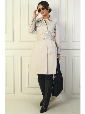 Kadın Beli ve Kolları Kemerli Önü Düğmeli Cepli Pardesü