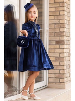Kız Çocuk Üzeri Çiçek Taş Işlemeli Boğazlı Yaka Lacivert Kadife Abiye