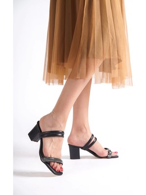 Kazax Belda Siyah Cilt Topuklu Terlik