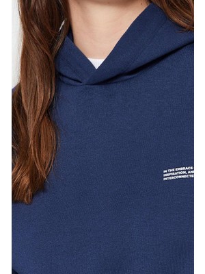 FRM Kadın Büyük Beden Oversize Kapüşonlu Düşük Kol Kalın Içi Polarlı Baskı Detaylı Örme Sweatshirt