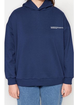 FRM Kadın Büyük Beden Oversize Kapüşonlu Düşük Kol Kalın Içi Polarlı Baskı Detaylı Örme Sweatshirt